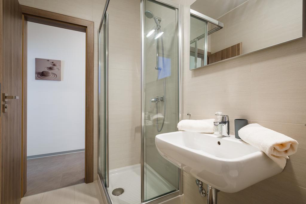 Ivni Apartmani Novigrad  Room photo
