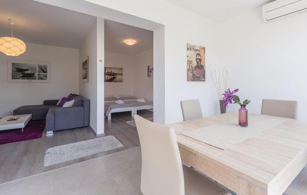 Ivni Apartmani Novigrad  Exterior photo